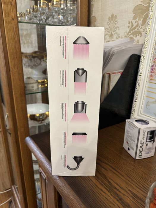 Продам фен стайлер dyson