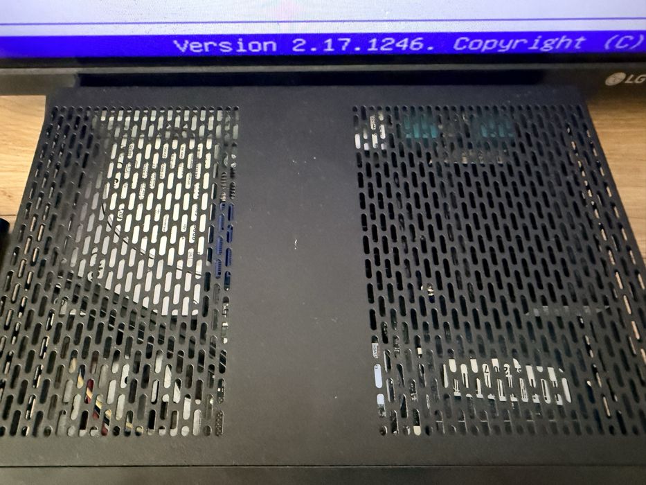 Малък компютър Fujitsu Futro S930