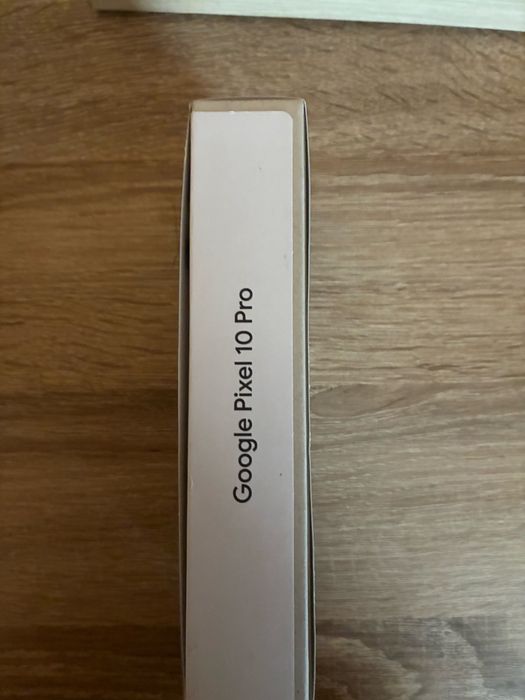 Vand Google pixxel 10 pro de 256 de gb la cutie sigilat