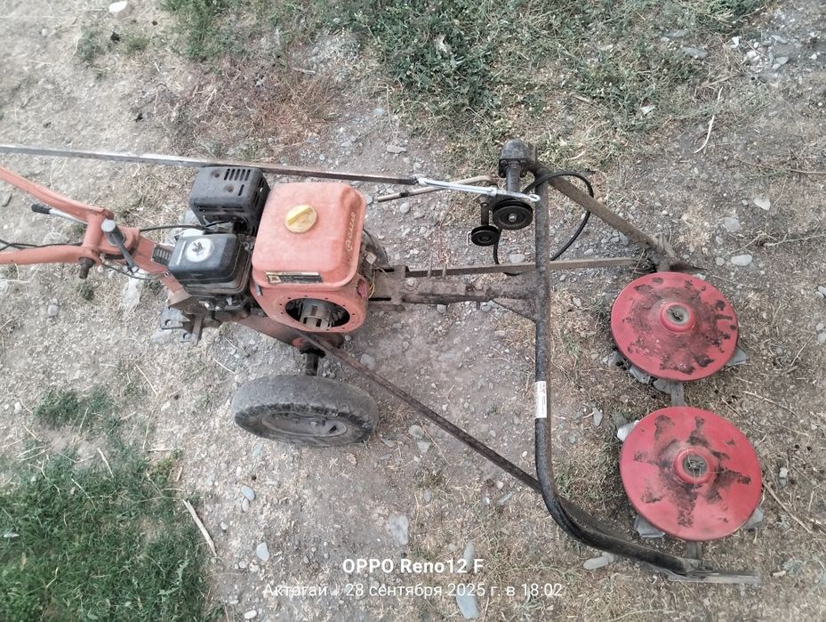 Мотоблок с роторной косилкой.