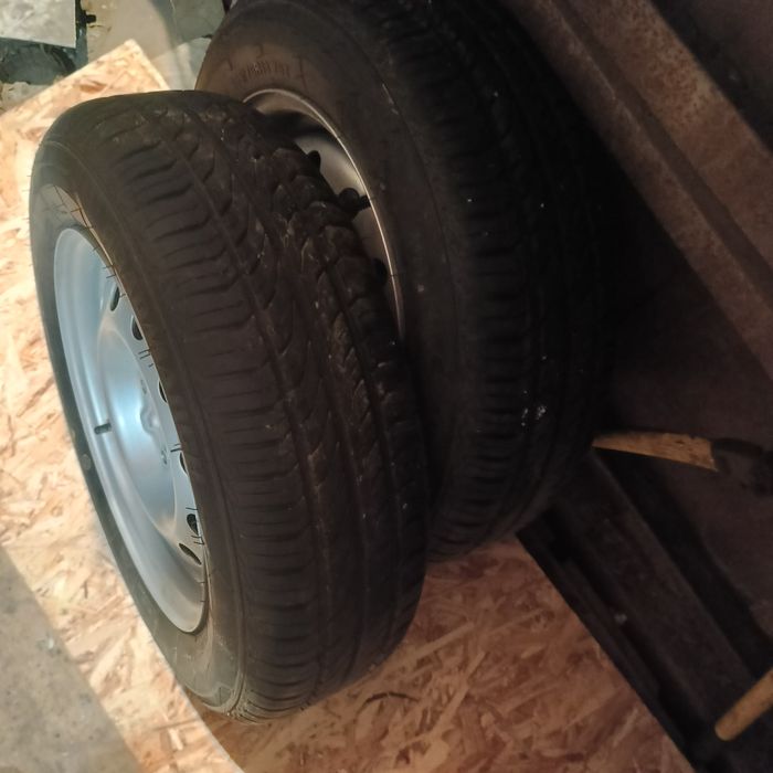 Продам шину с дисками новый