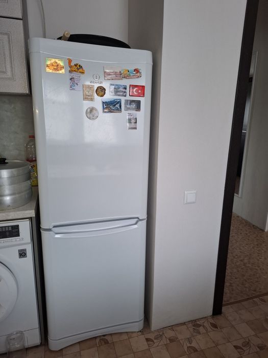 Продам холодильник
