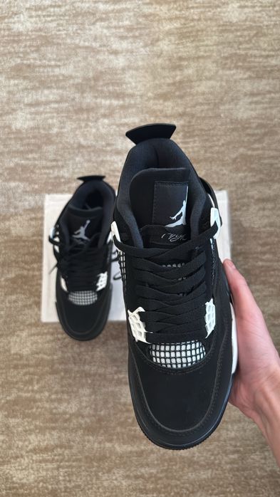 Adidasi incaltaminte