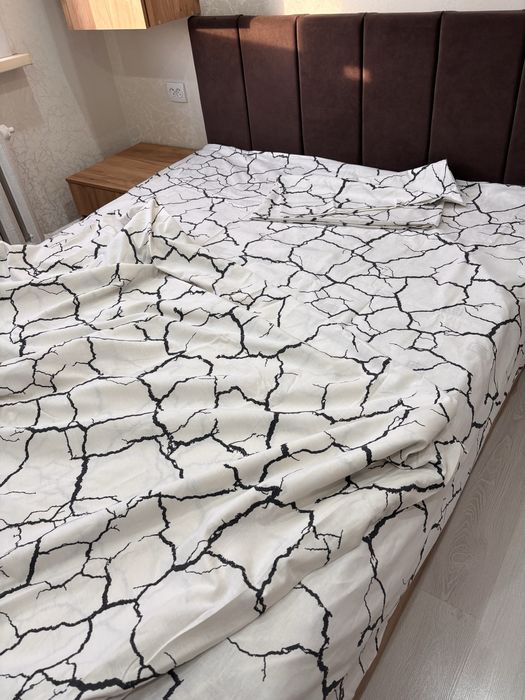 Продам постельный комплект новый