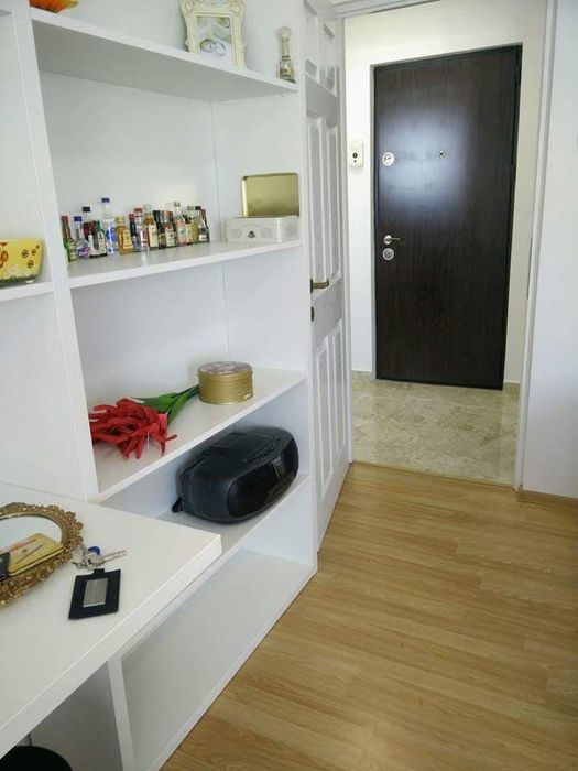 De închiriat apart. decomandat cu o camera