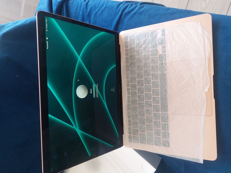 Macbook срочно продам