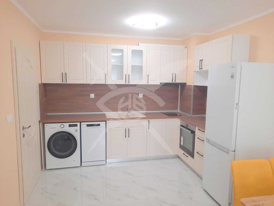 Продава се Двустаен апартамент в Пловдив, Гагарин - 65 кв.м за 1985 €/кв.м - Снимка #3