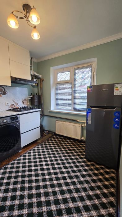 KIUF да 1 хона 2 хона қилинган квартира ижарага берилади!