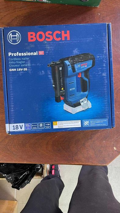 Pistol de bătut cuie Bosch Professional  GNH 18V-35 – fără fir (recul minim, motor fără perii, include cârlig pentru curea, L-BOXX 136)