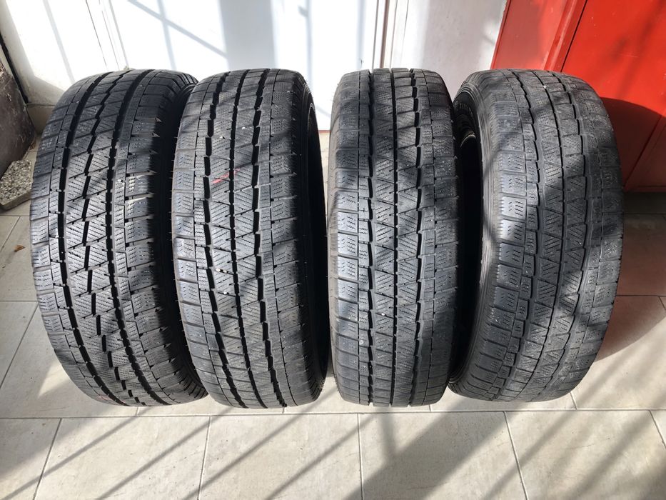 2бр.зимни бусови гуми Falken 215/65/16 C