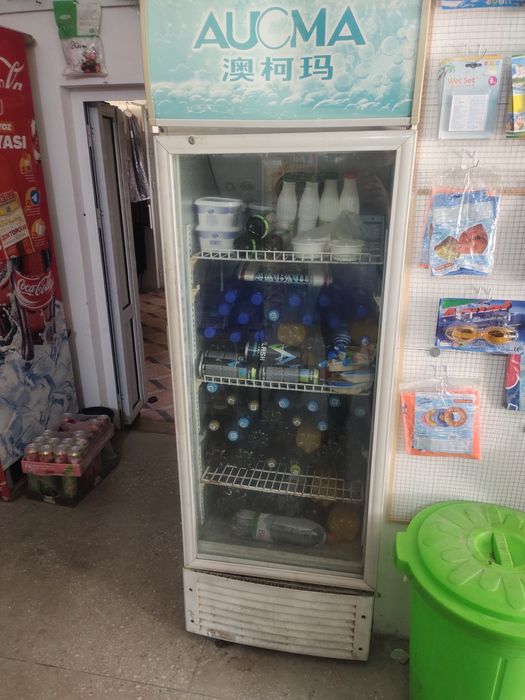 Стойка Витрина холодильник