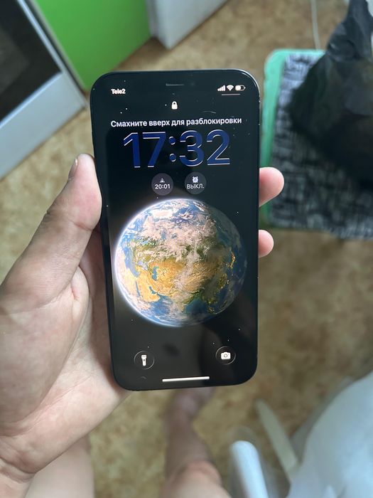 Продам айфон 12
