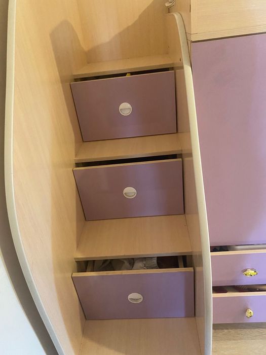 Двухъярусная кровать