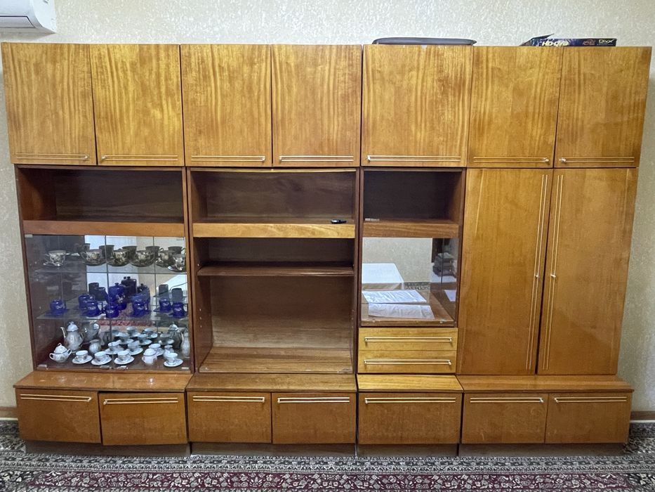 Продается стенка тюрмо и кухонная гарнитура
