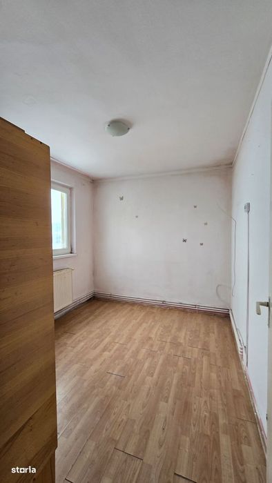 Apartament ieftin cu 3 camere