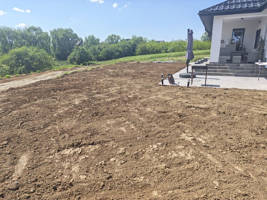Miniexcavator de închiriat!