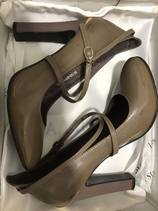 Продам туфли Basconi оригинал