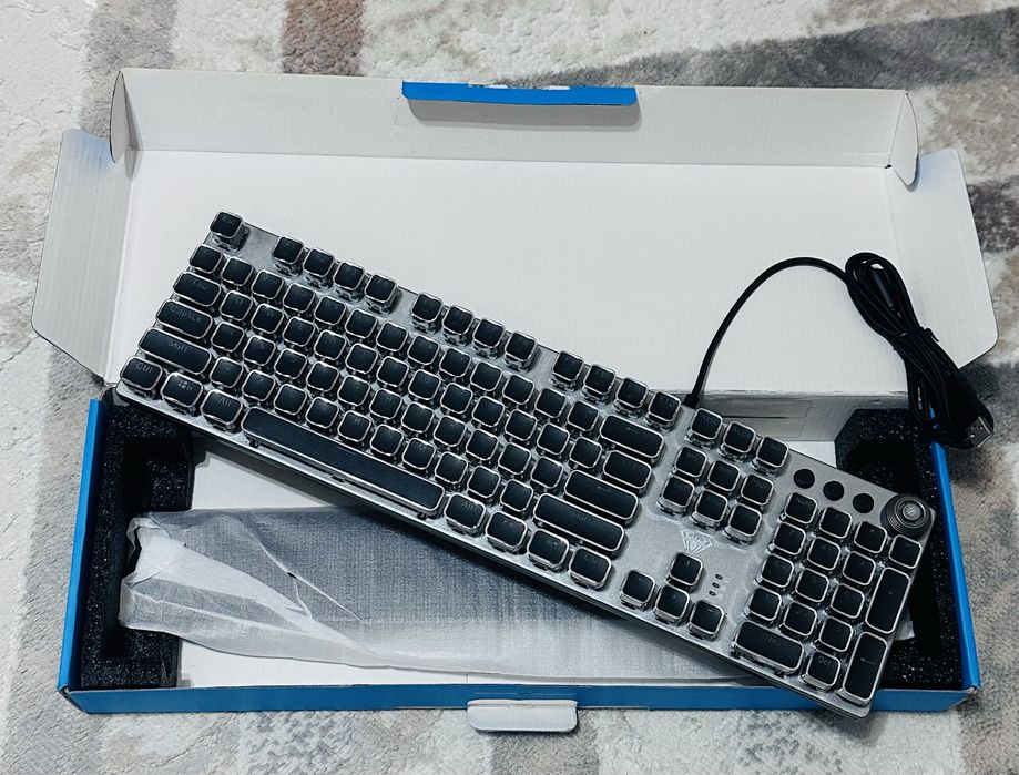 Продам клавиатуру