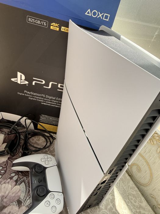 PS5 Digital Slim