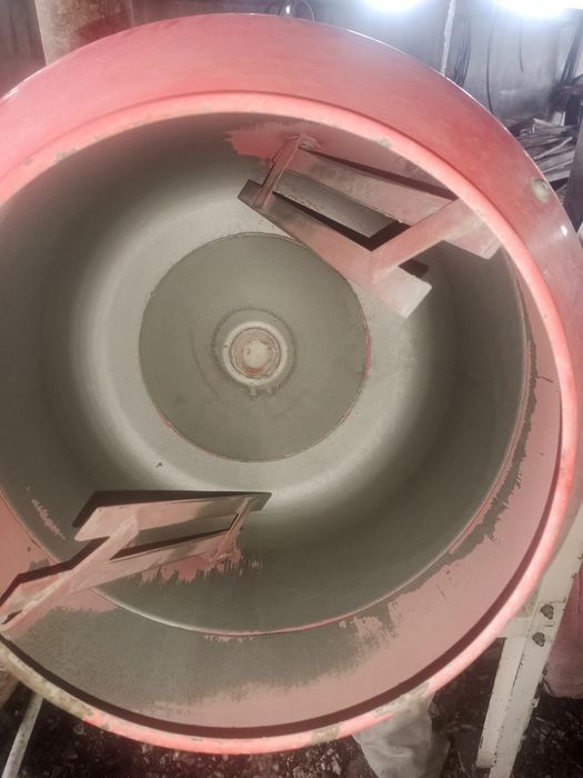 Продам б/у бетономешалку