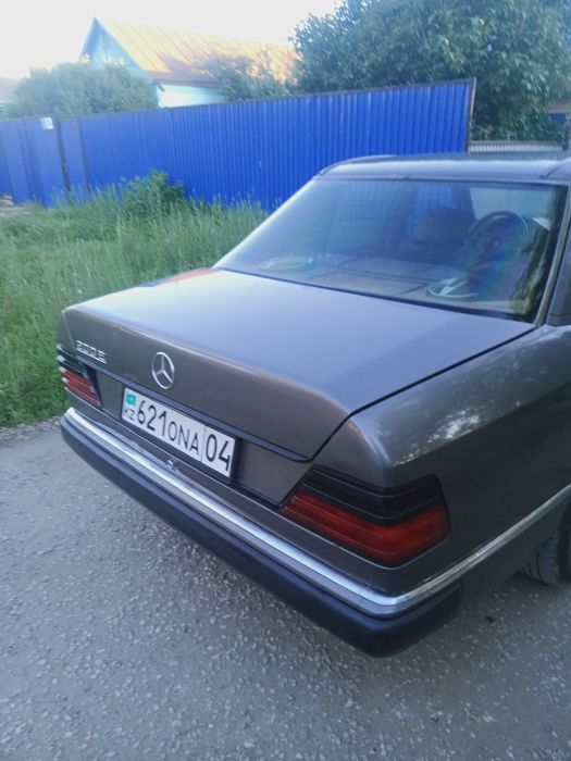 Продам Мерседес E200,