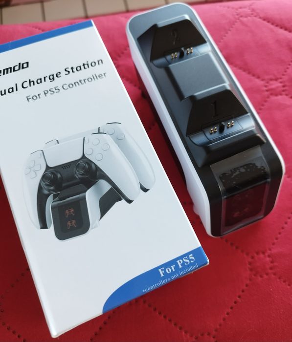 Зарядна станция за джойстици PS5