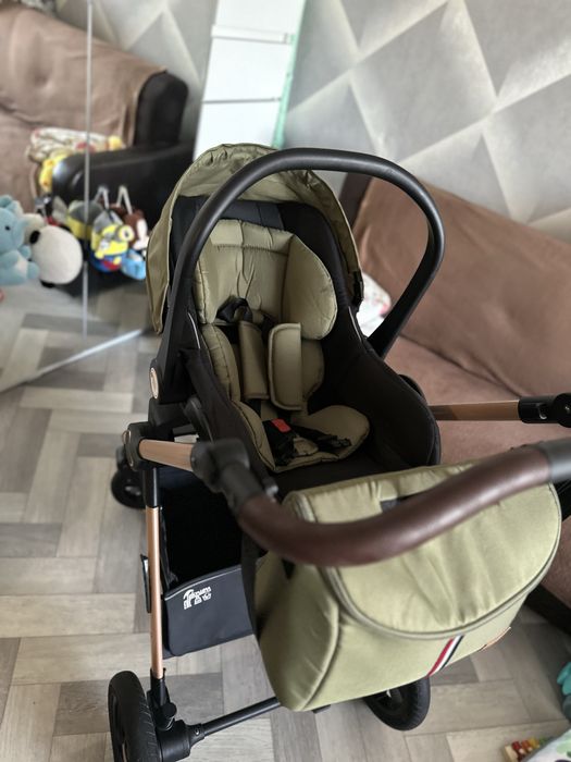 Детская коляска 3 в 1