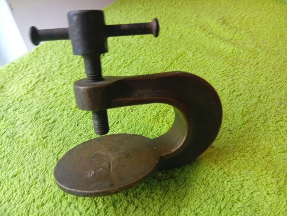 Presa din bronz ,corp solid