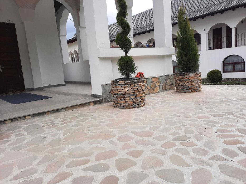 Pavaj Natural Rezistent la Tonaj Greu