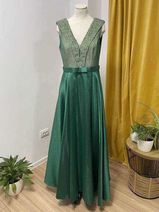 Rochie de nasa deosebita