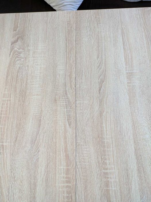 Кухненска маса за хранене