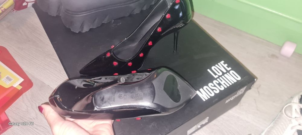 Love moshino токчета/ номер 38