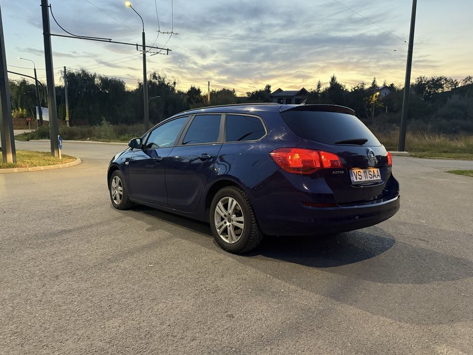 Opel Astra J 2011 1.7 CDTI