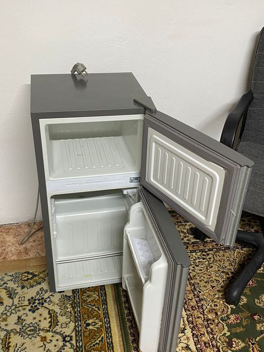 Продам мини холодильник