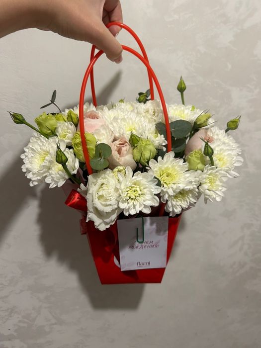 Продам цветы комплимент