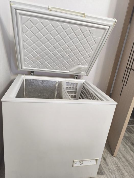 Продам морозильную камеру