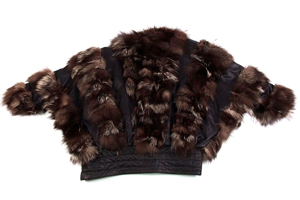 Haina blana de vulpe, mas 44-46, moderna, Made in Italy, NOUA