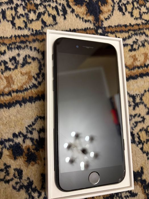 Iphone SE 2022 Темный 128 гб