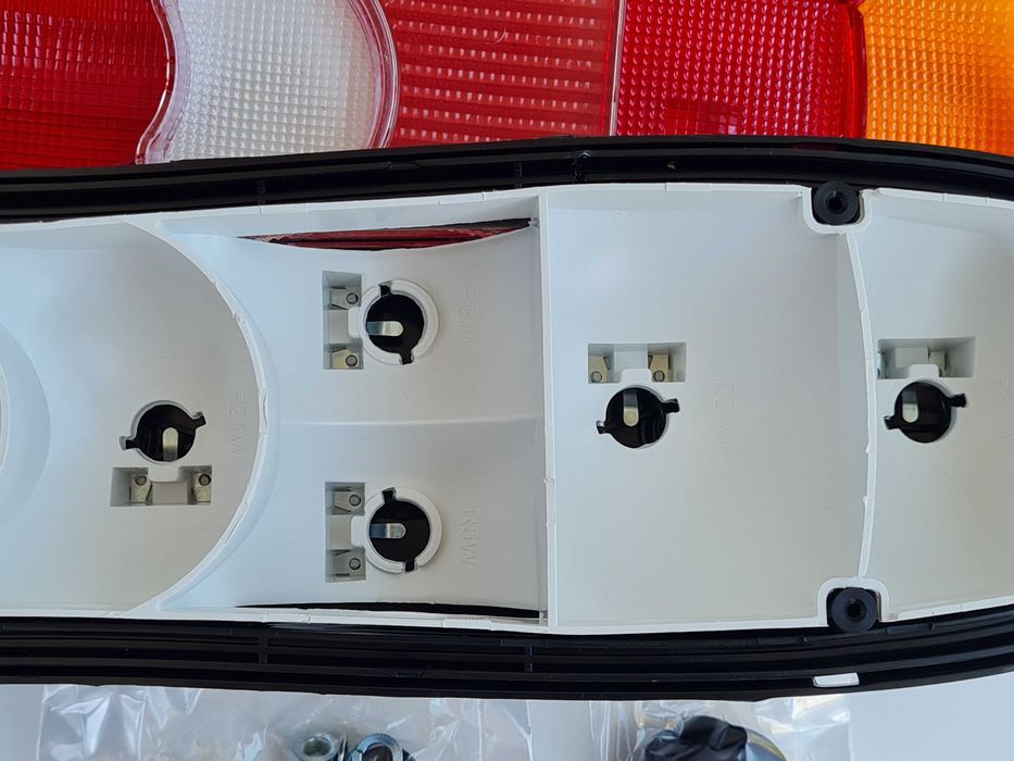 12V-24V Стопове задни светлини за Камиони Бусове Рено DAF Nissan Iveco