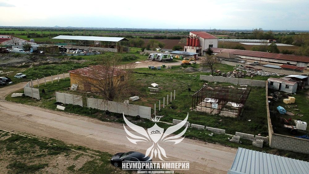 Продавам парцел 1709кв сграда 100кв промишлена зона север село Болярци