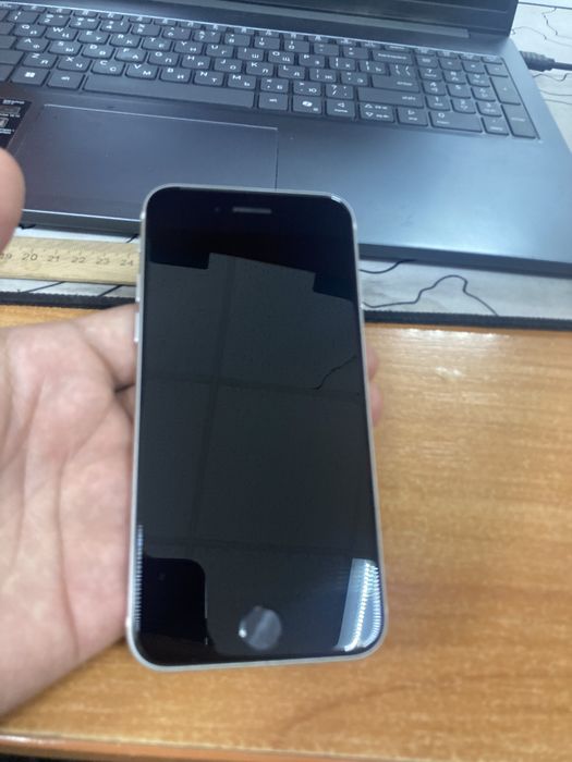 Iphone SE 2020 Белый