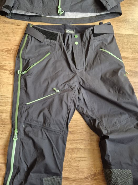 Costum ski/ nou/ 4F/ femei/ L-XL/ 42