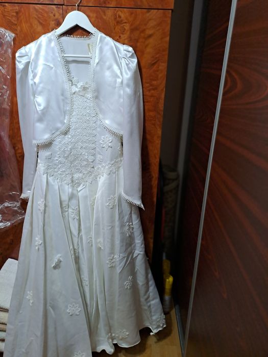 Vand rochie de mireasa
