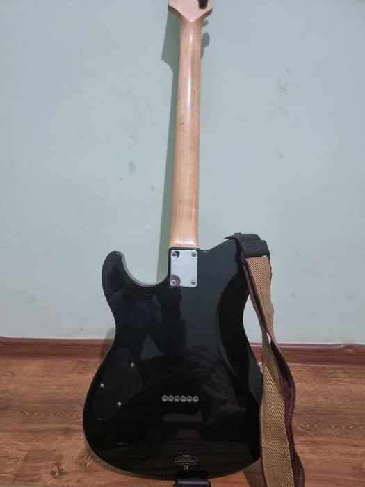 продам Электрогитара YAMAHA