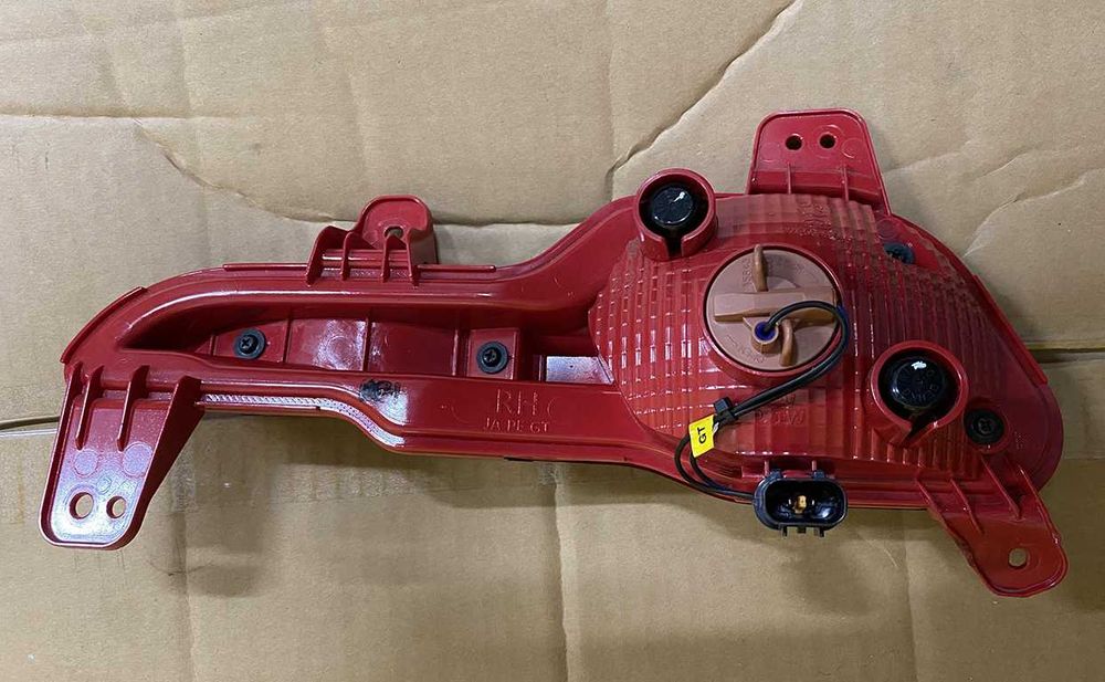 правый фонарь в бампер Kia Morning