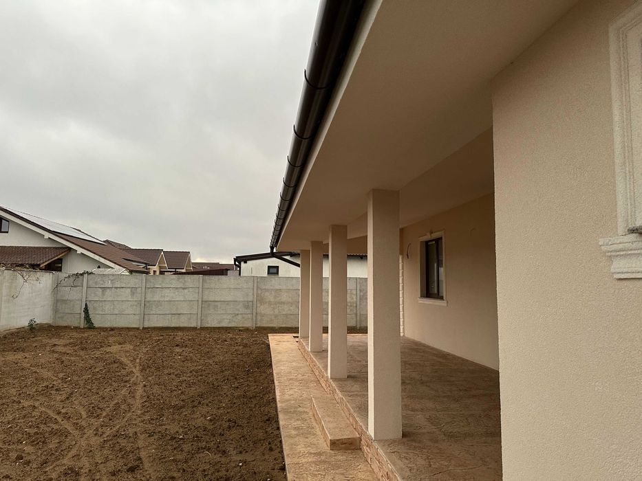 Casă parter nouă, 3 dormitoare, terasa, Nojorid – proprietar