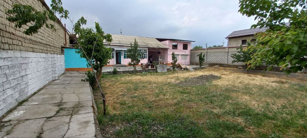 Уй сотилади автосервис билан!Жомбой шахри, Бобур кучаси 16уй.