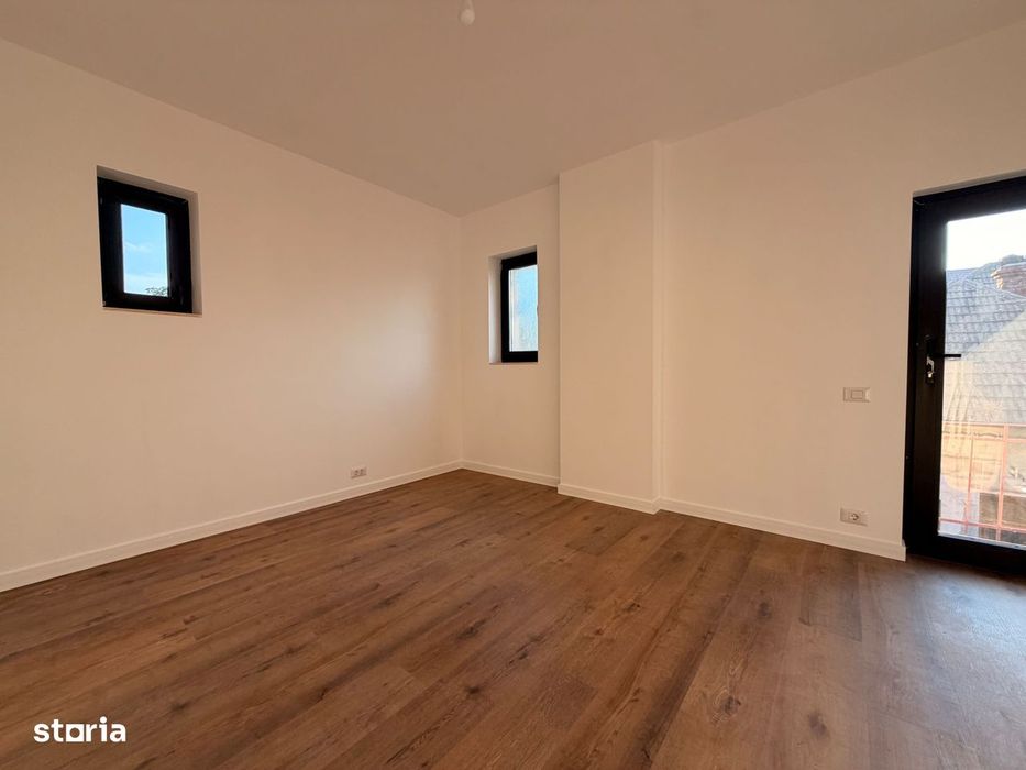 Duplex | Etaj 1 + Mansarda | Loc De Parcare | Oportunitate