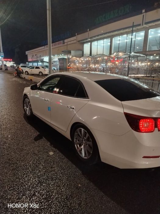 MALIBU srochna sotiladi