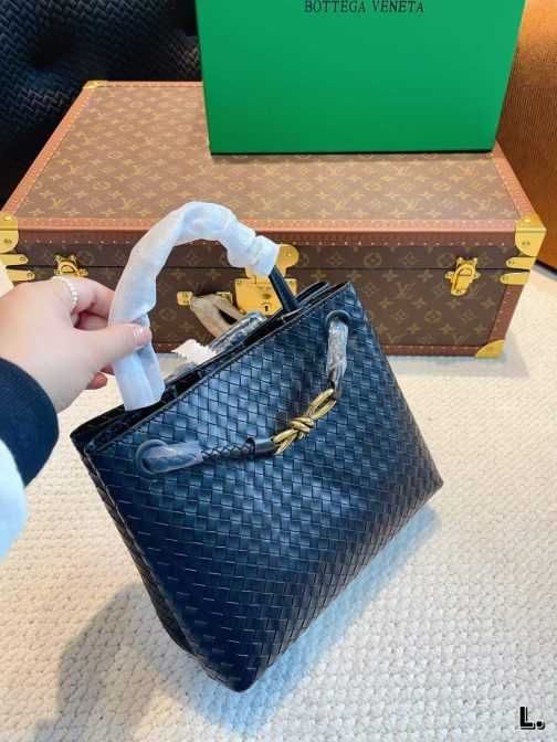 Geanta de mana dama Bottega Venata  630-07-1